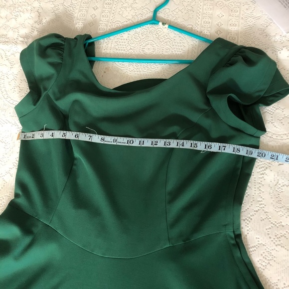 Stop staring green dress - Picture 8 of 9